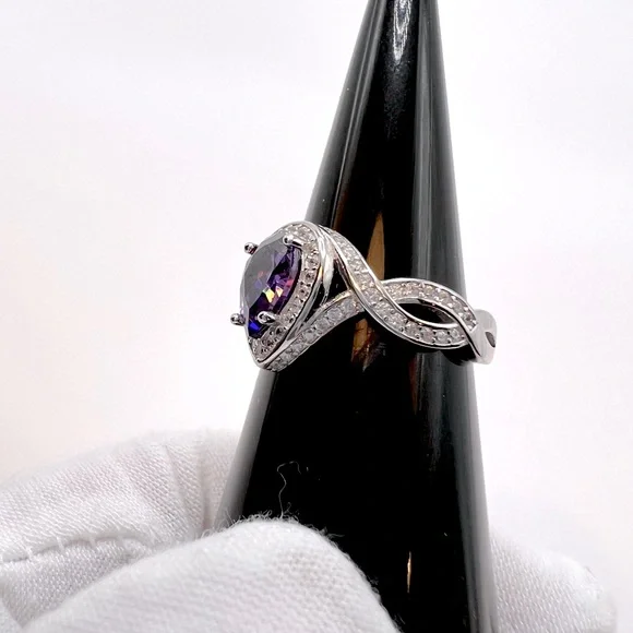 Sale $25 Firm! .925 Sterling Silver Simulated Amethyst Cz Ring - Picture 9 of 17